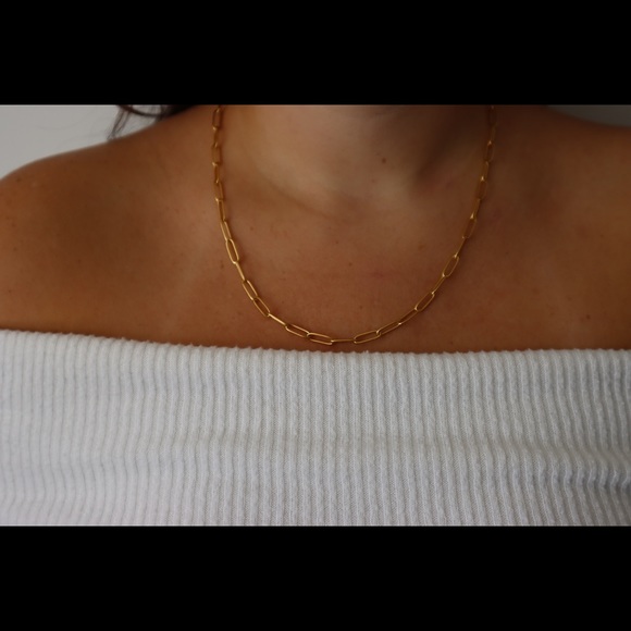 14K Gold Thin Link Chain Necklace - Picture 3 of 4